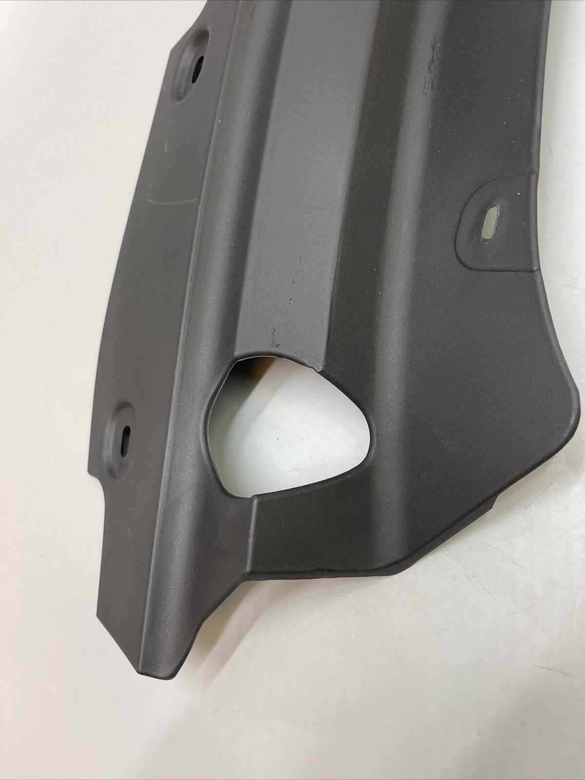 Radiator Molding Upper Escape 2018 GJ5416613