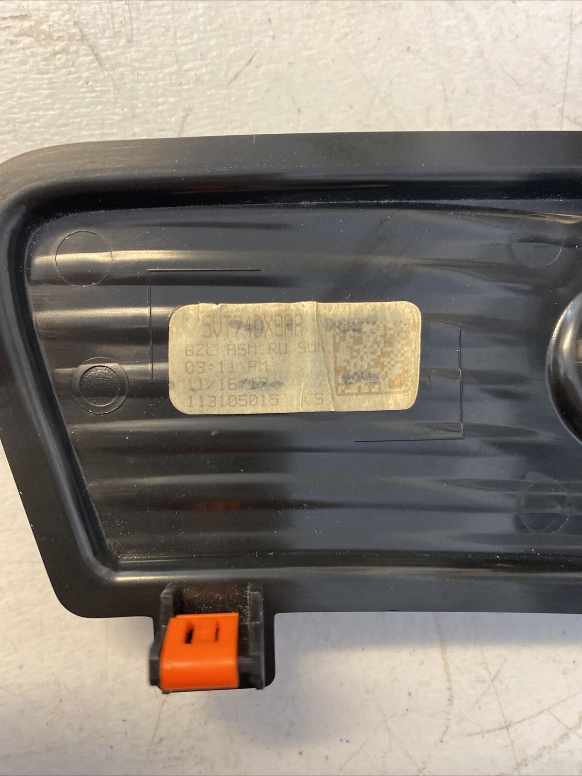 2017 - 2022 CHRYSLER PACIFICA CENTER DASH CAP COVER W/ SUN SENSOR OEM 5VT74TRMAA