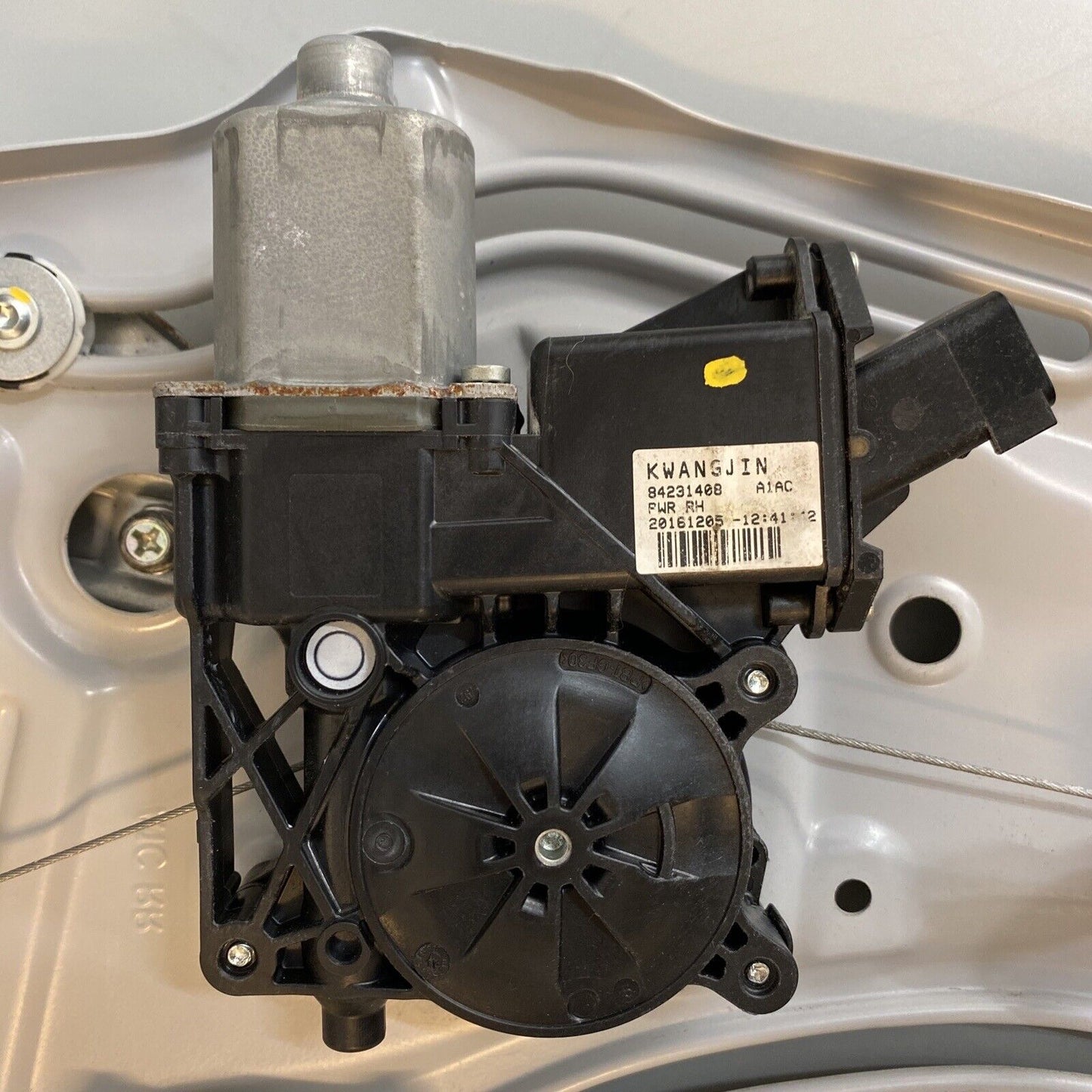 Chevrolet GM OEM Right-Window Regulator 84231408