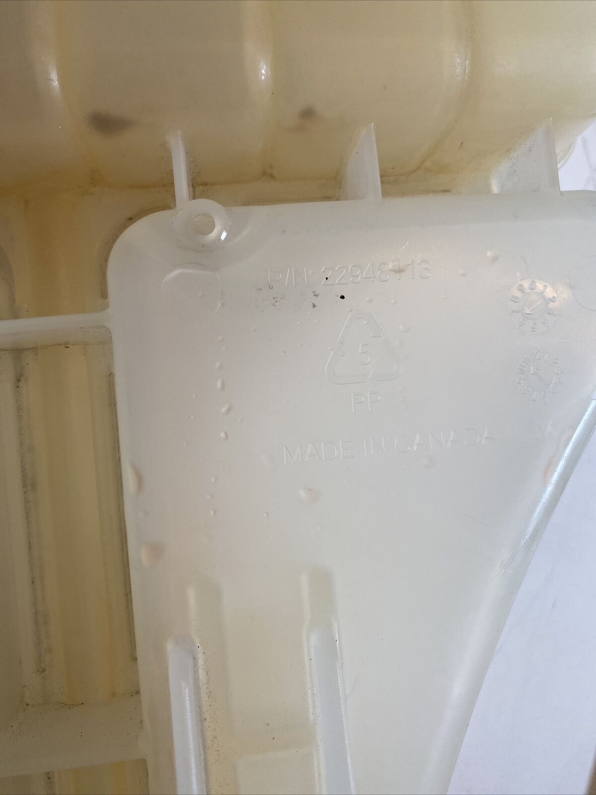 16-22 CHEVROLET CAMARO SS OVERFLOW COOLANT RESERVOIR TANK BOTTLE 22948113 OEM