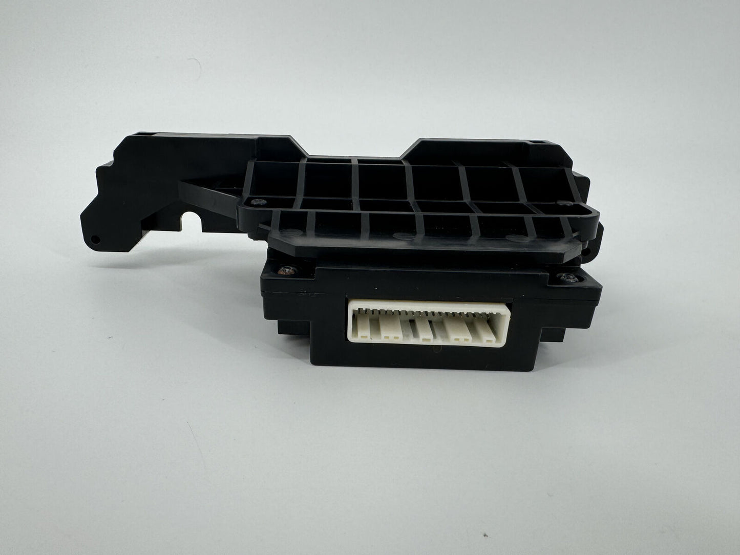 16-19 Nissan Sentra HVAC Control Module P/N 277605UD0A