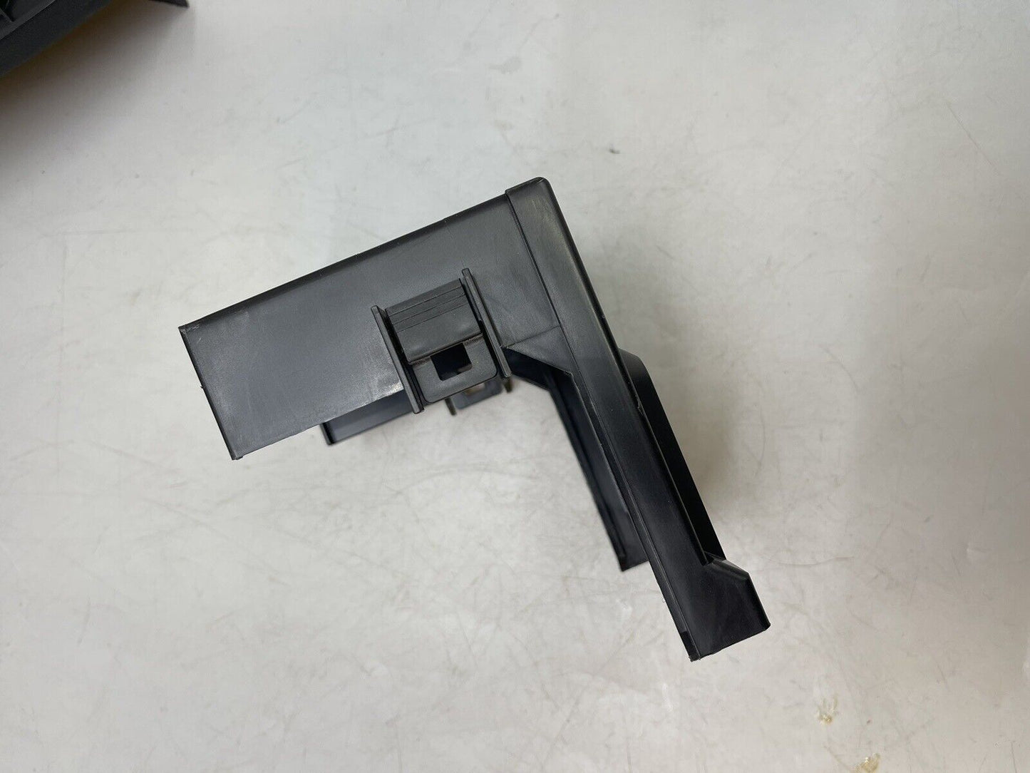 Camaro Fuse Box 7171454130 Cover