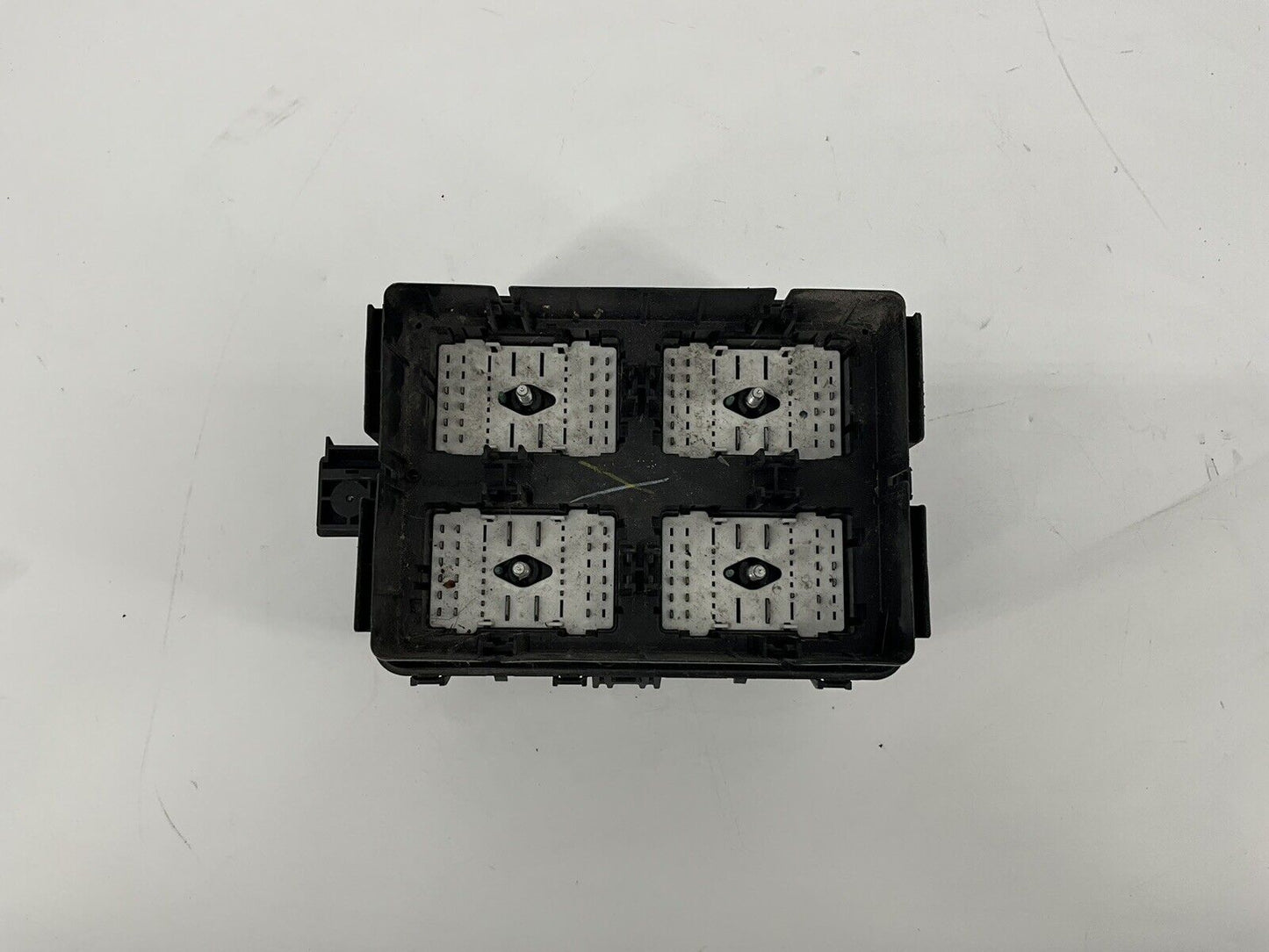 2020 Silverado 2500 Engine Fuse Box 84594609