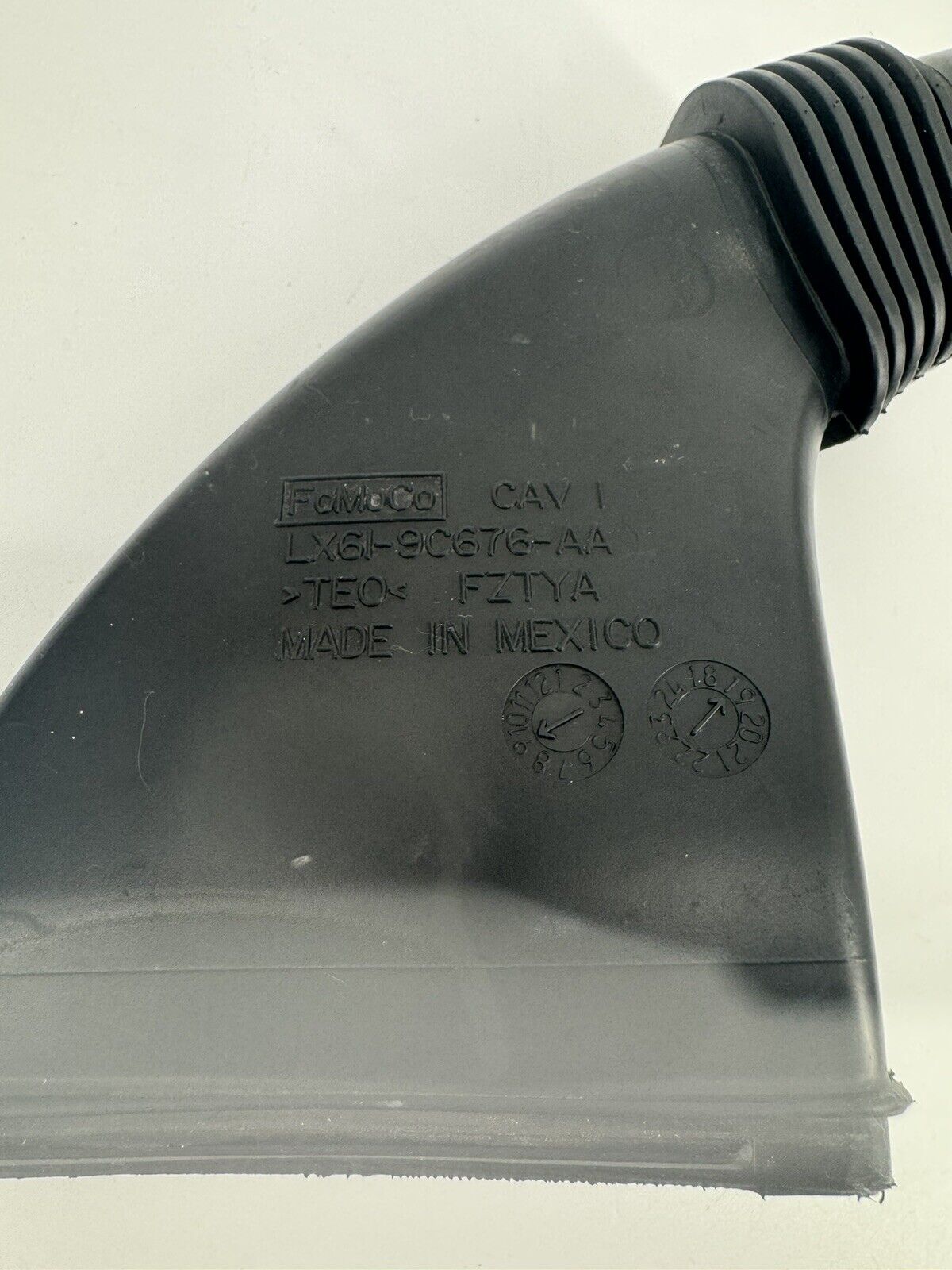 2020-2022 ESCAPE 2.0L ENGINE AIR INTAKE TUBE OEM LX61-9C676-AA