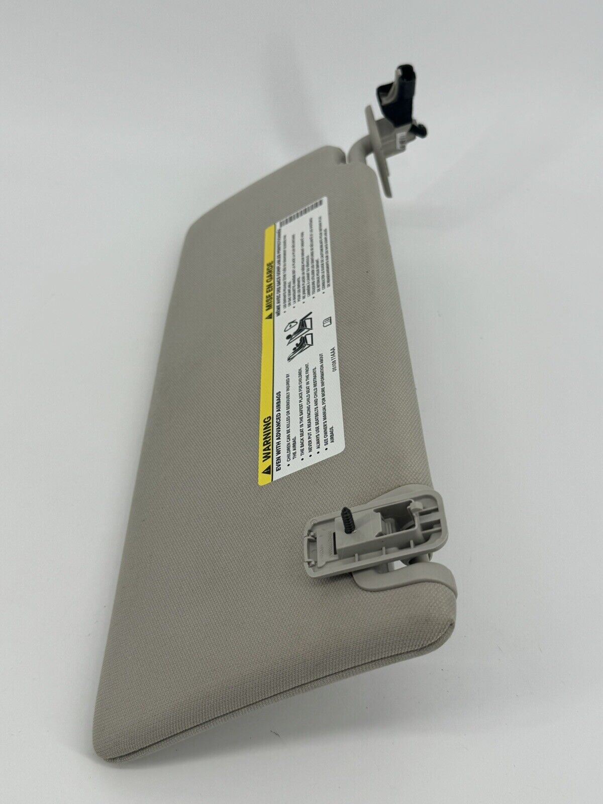 2020 - 2024 JEEP COMPASS FRONT RIGHT SIDE SUN VISOR SUNVISOR OEM 05108114AA