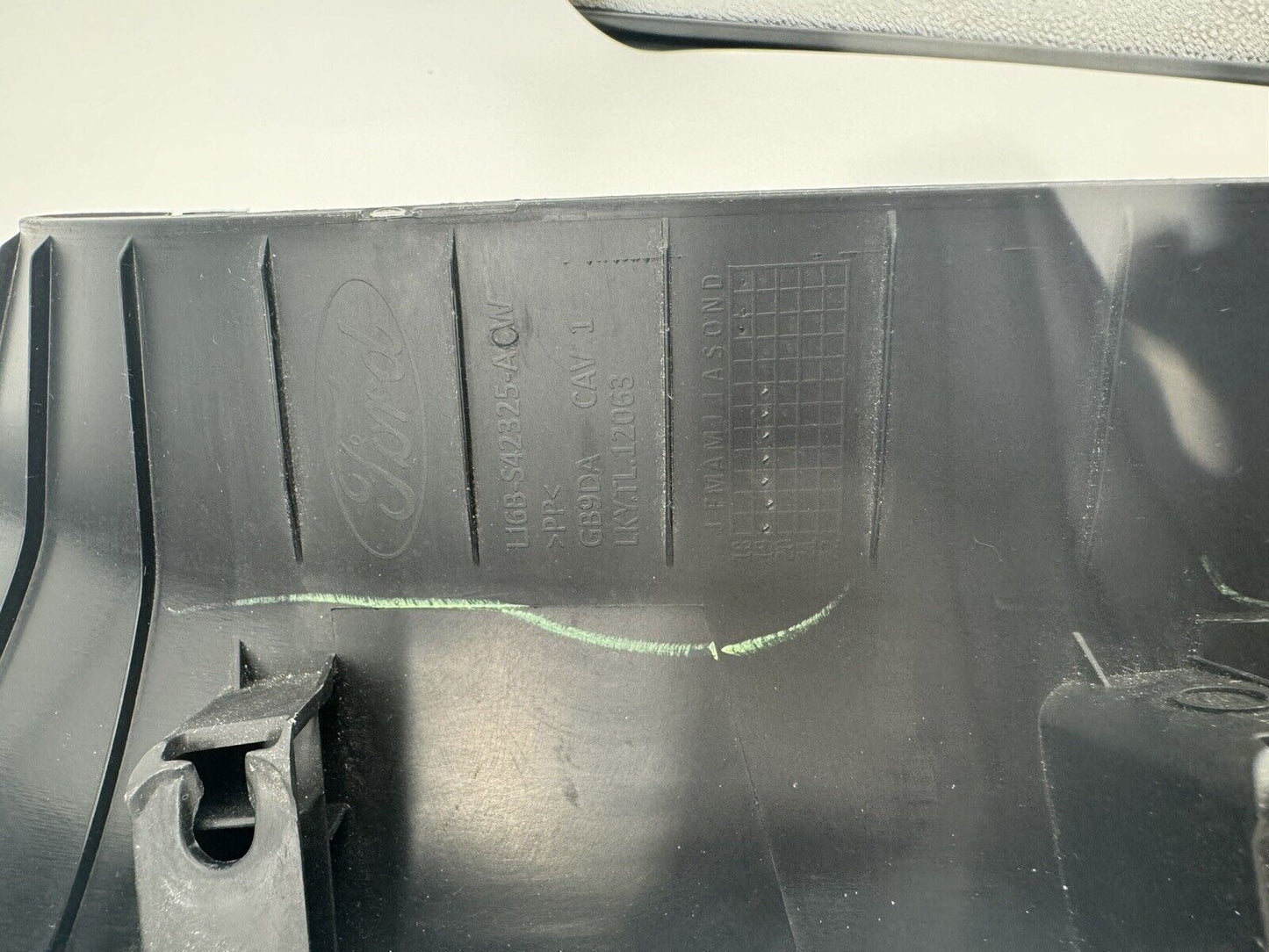 2020 -2024 FORD ESCAPE TAILGATE LIFTGATE LEFT UPPER TRIM COVER OEM LJ6BS42325
