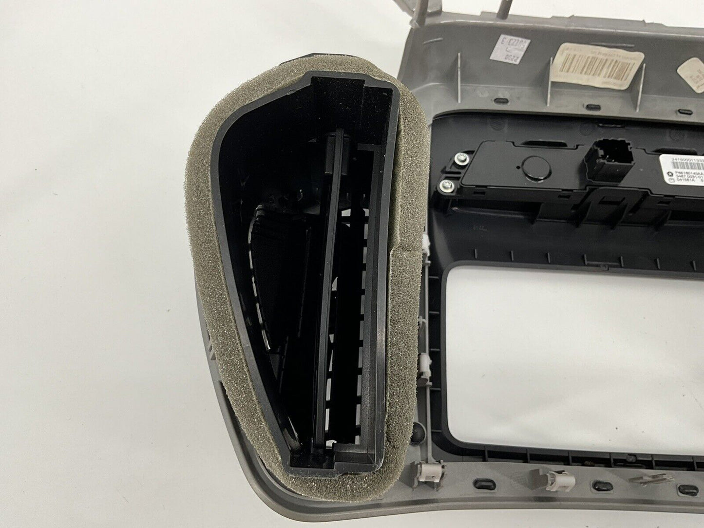 2015-2017 Chrysler 200 Center Dash Radio Bezel TRIM PANEL OEM 68160143AA