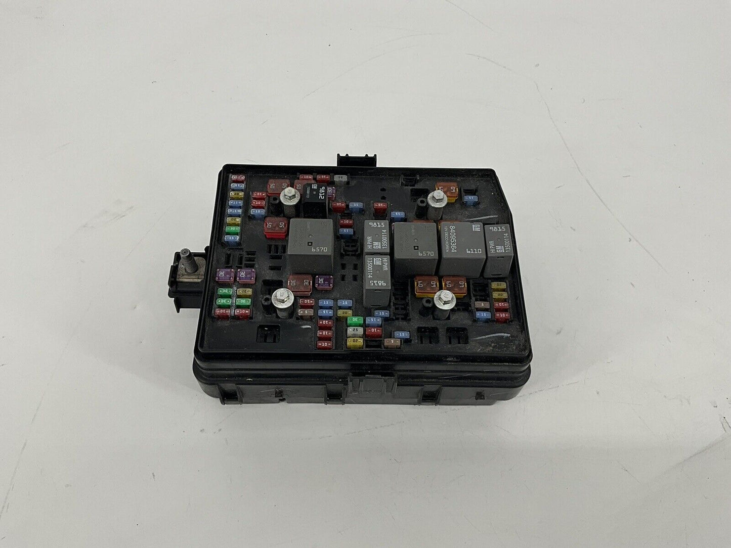 2020 Silverado 2500 Engine Fuse Box 84594609