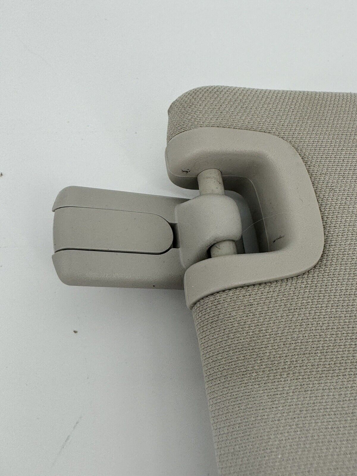 2020 - 2024 JEEP COMPASS FRONT RIGHT SIDE SUN VISOR SUNVISOR OEM 05108114AA