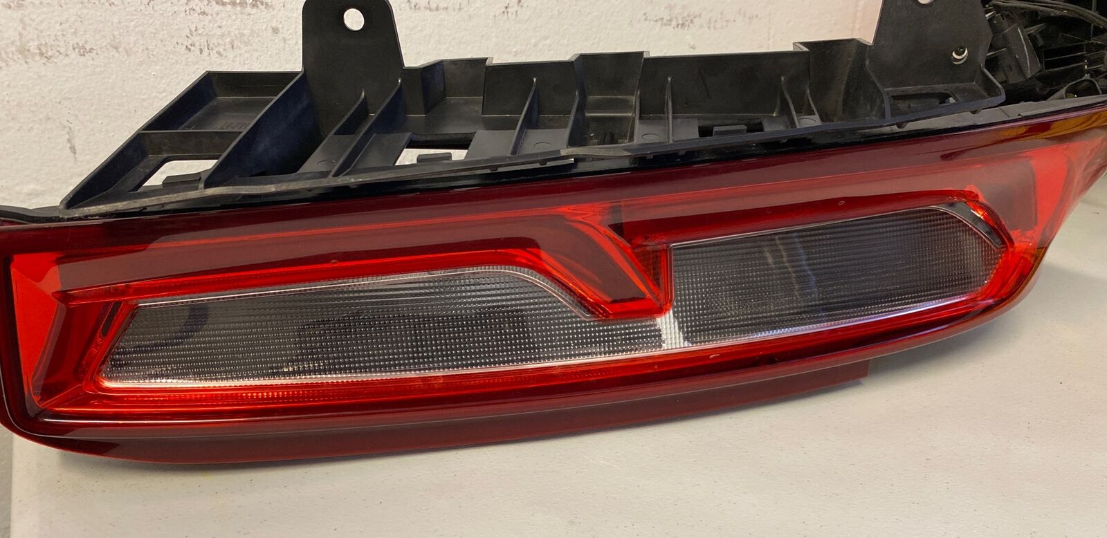 2016-18 CHEVROLET CAMARO OEM LED LH TAIL LIGHT. DRIVER SIDE F 00H TH4 049 13