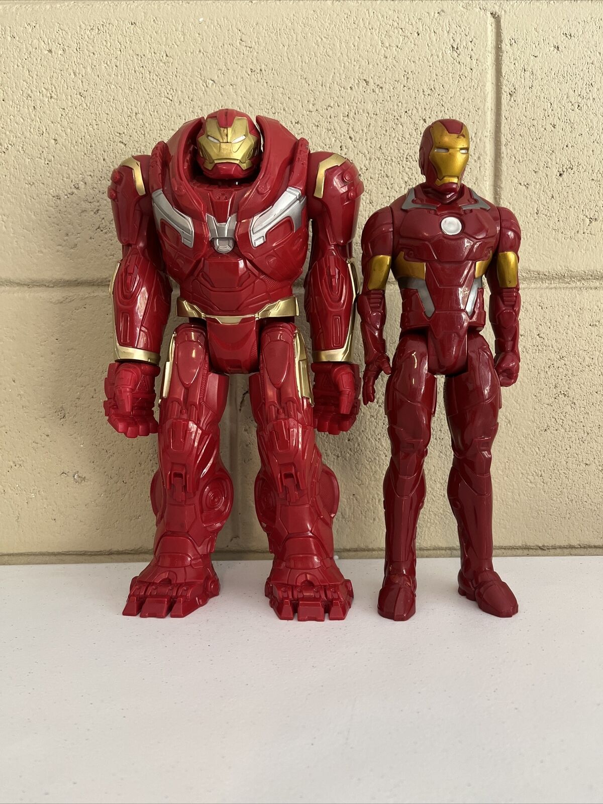 MARVEL AVENGERS IRON MAN & HULKBUSTER 2016