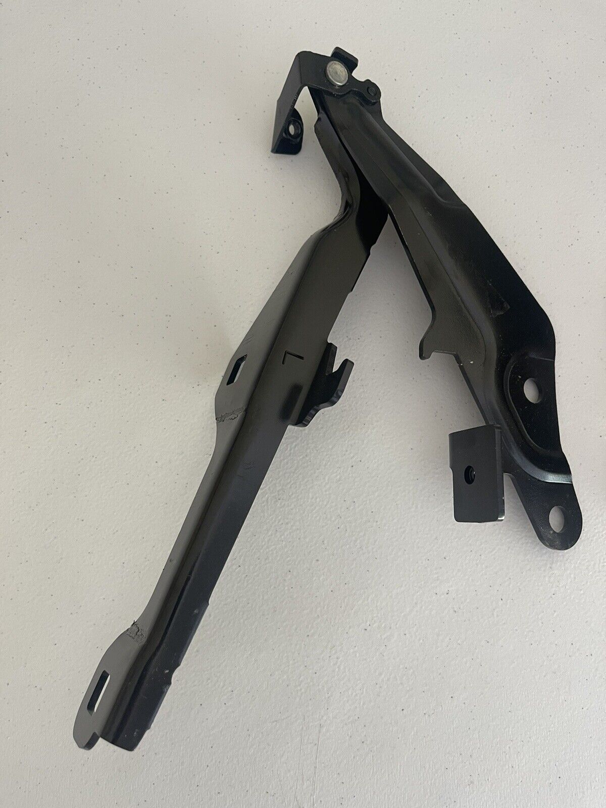 New Hood Hinges Set of 2 Driver & Passenger Side LH RH FO1236167 FO1236166 Pair