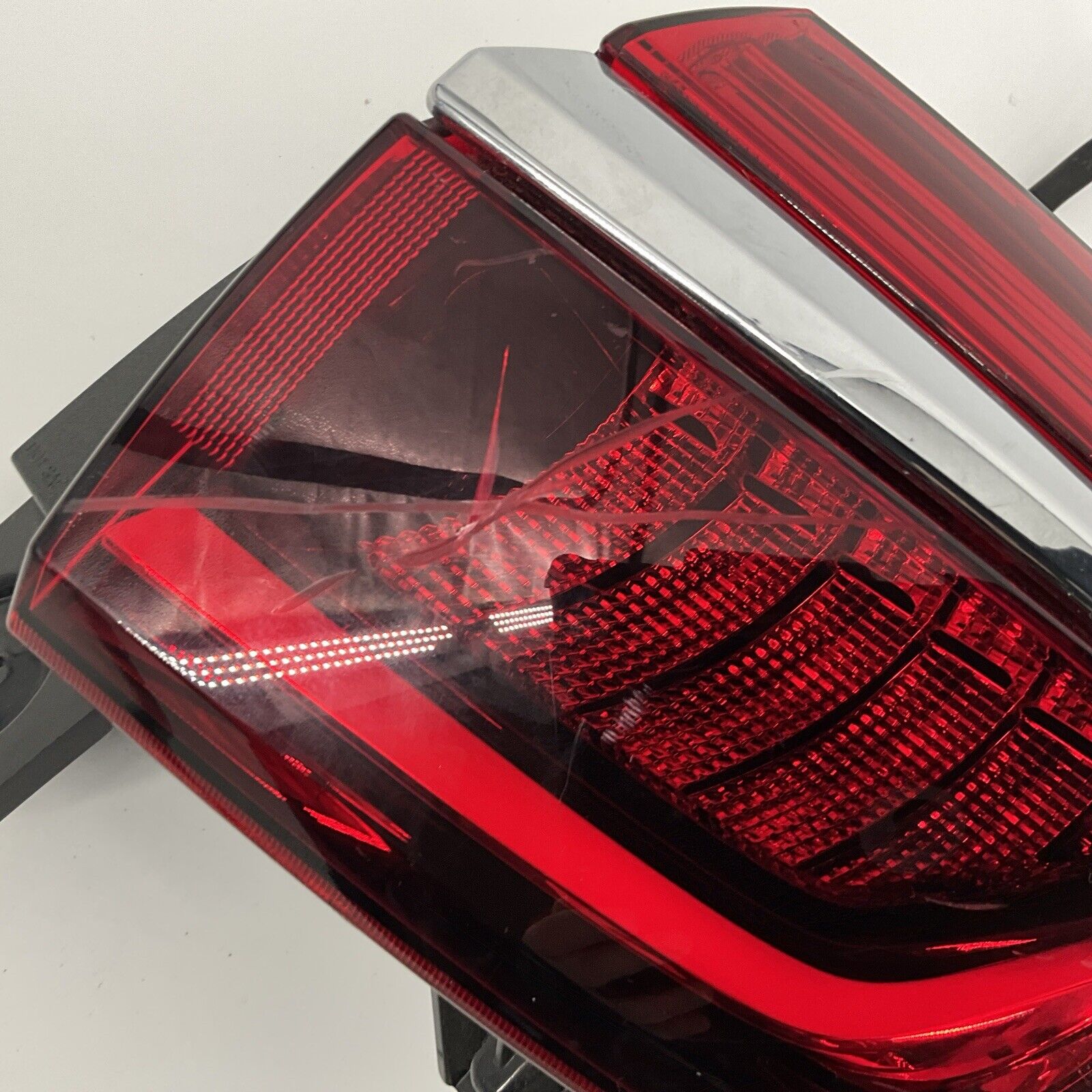 Buick ENCLAVE OEM Right Side Led Tail Light 84384671 - SCRATS!!!