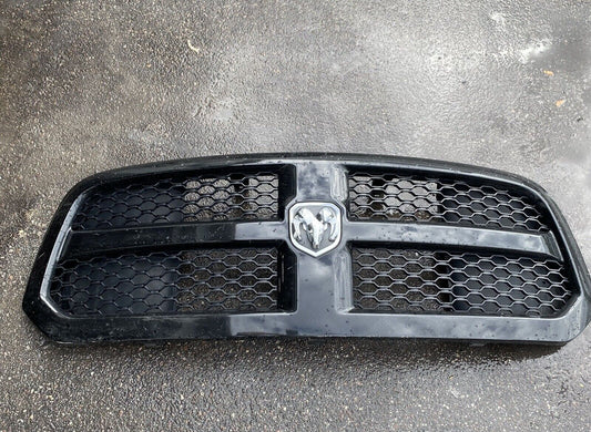 DODGE RAM 1500 FRONT BUMPER CENTER UPPER GRILLE GRILL & EMBLEM OEM