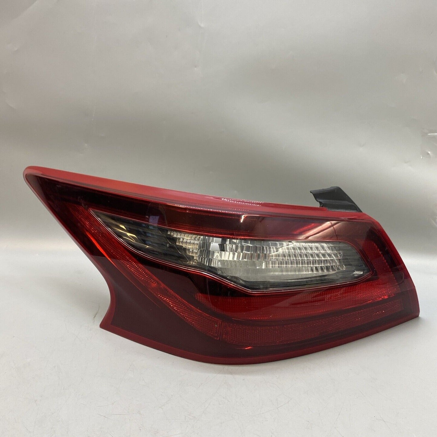 2016 2017 2018 NISSAN ALTIMA LH DRIVER QUARTER PANEL TAIL LIGHT OEM C51L-8389