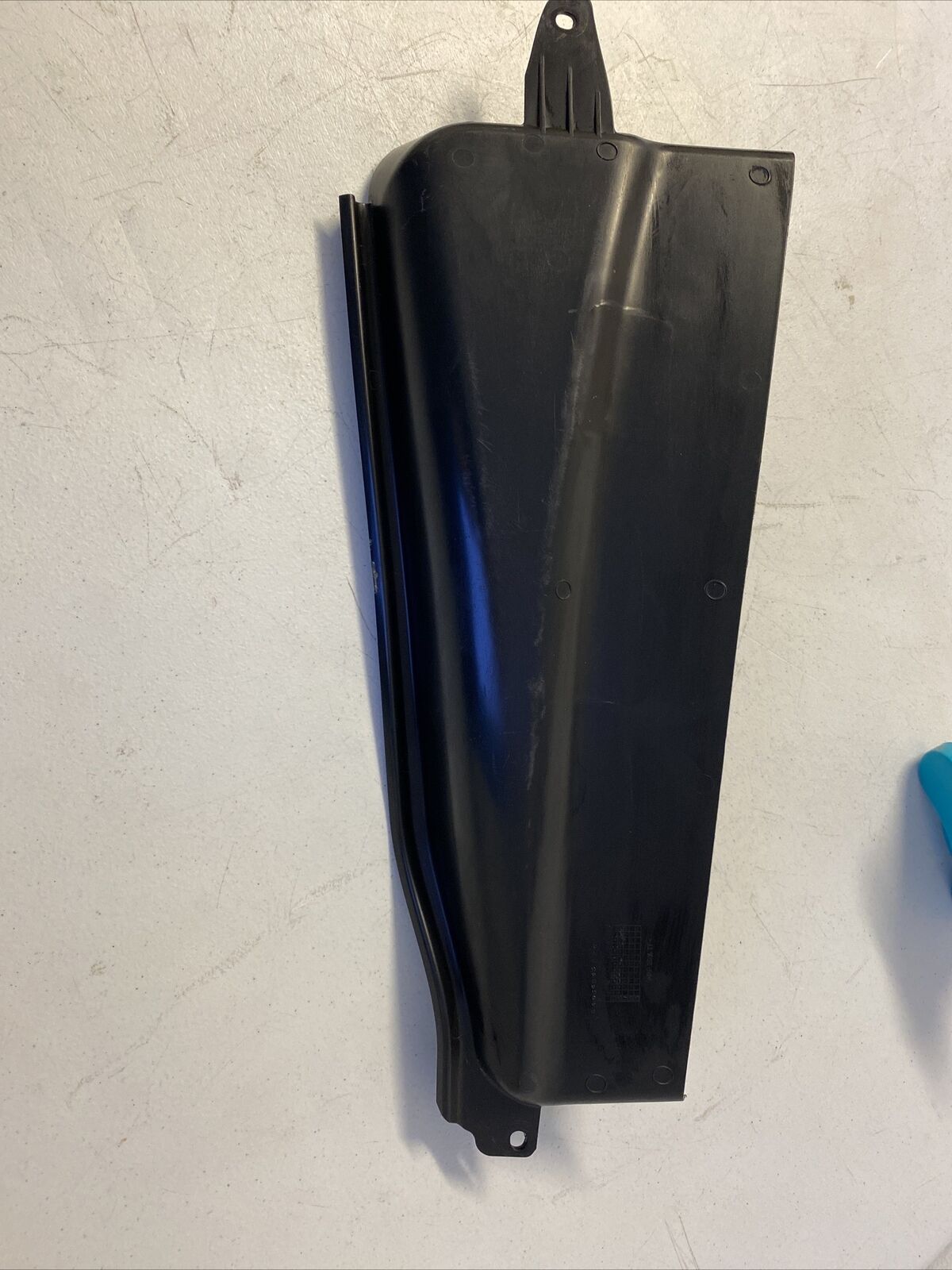 2018 CHEVROLET CAMARO 3.6 Protection Plastic Hood Deflector 84034643