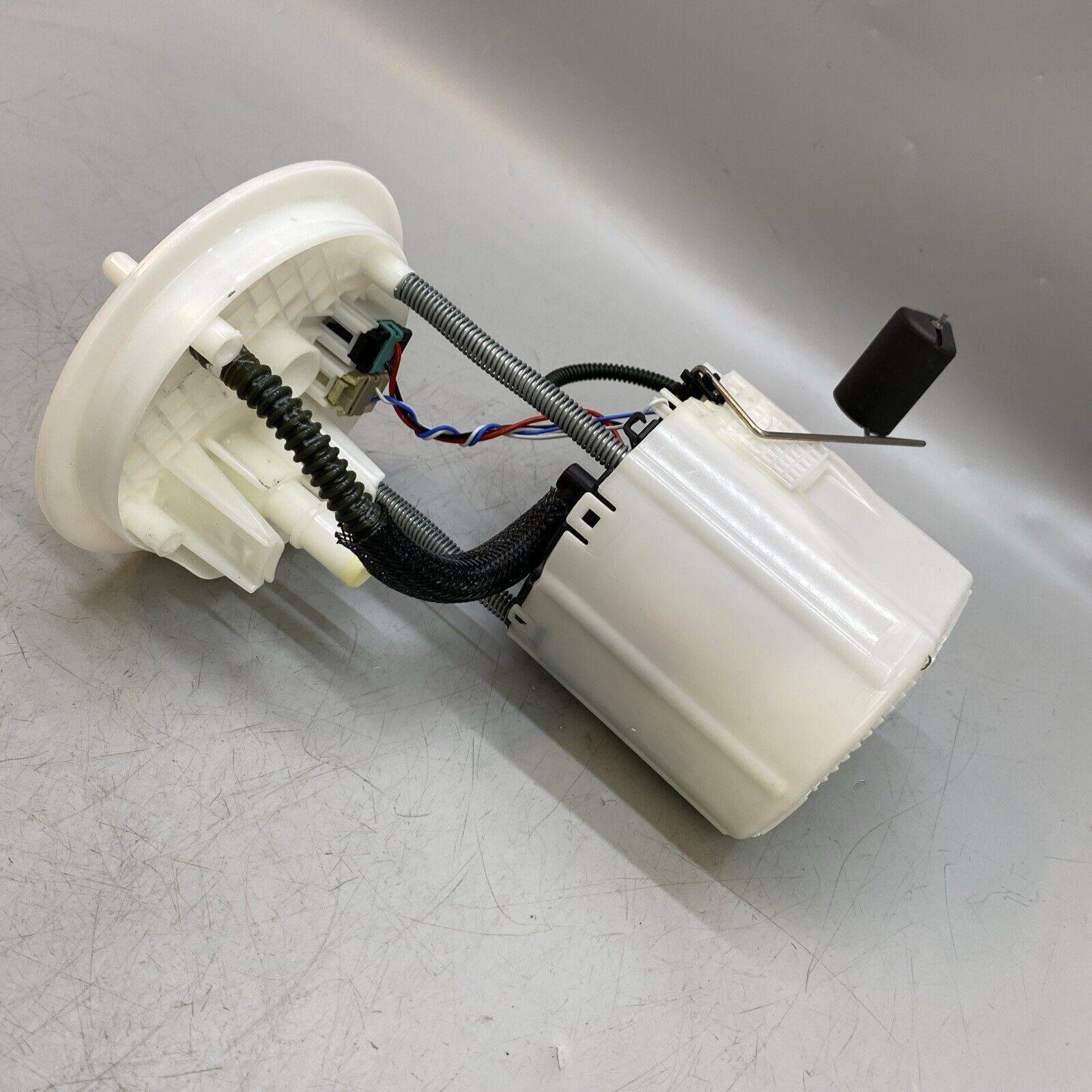 2020 CHEVROLET CAMARO FUEL GAS PUMP MODULE ASSEMBLY OEM 13508807