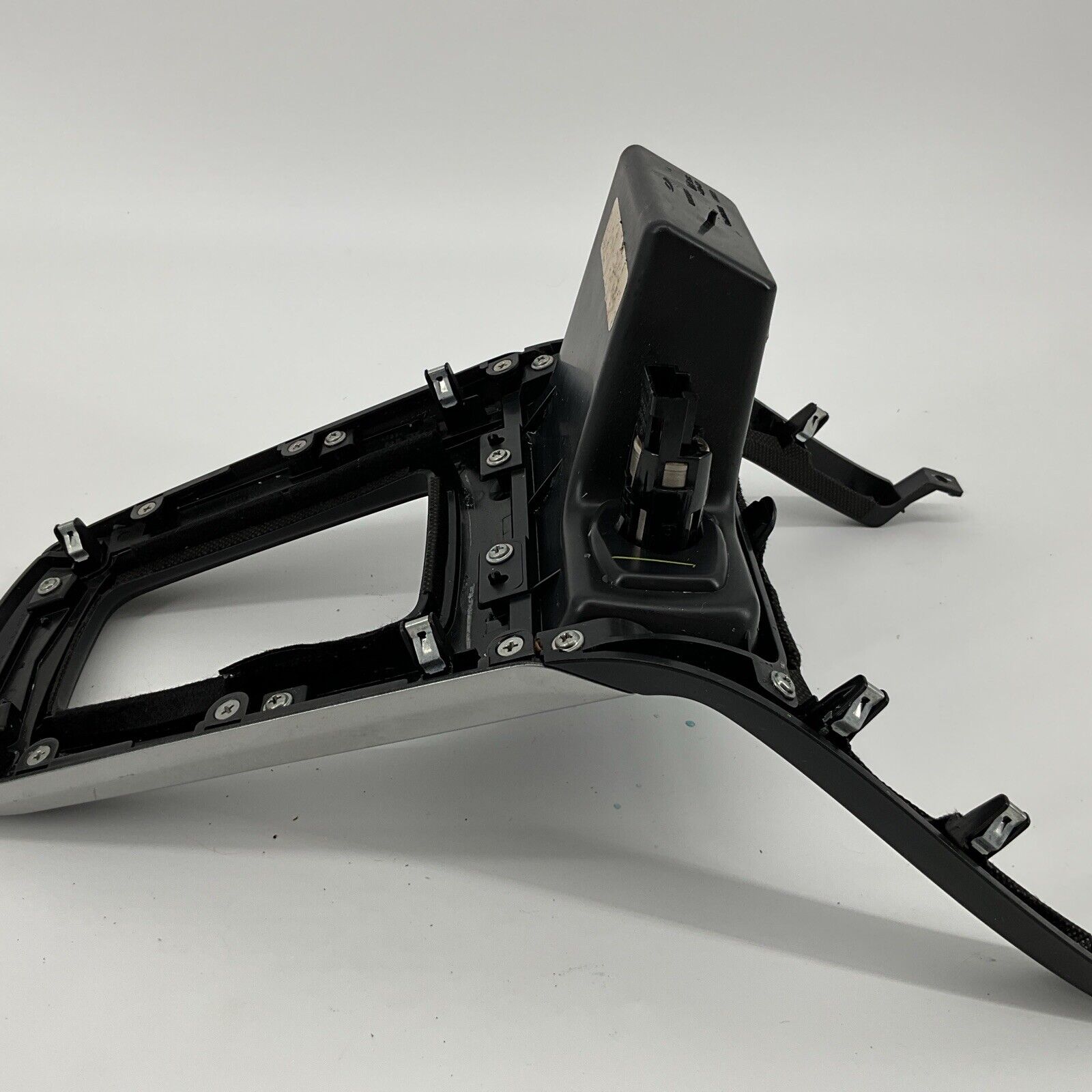 2016-2019 NISSAN SENTRA FRONT CENTER CONSOLE SHIFTER SELECTOR FRAME BEZEL OEM