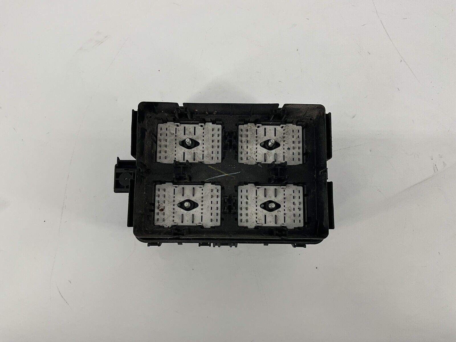 2020 Silverado 2500 Engine Fuse Box 84594609
