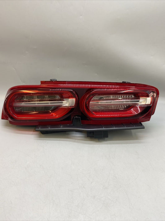 2019 2020 CHEVY CAMARO DRIVER LEFT TAIL LIGHT TAIL LAMP BRAKE LIGHT 84725127 OEM