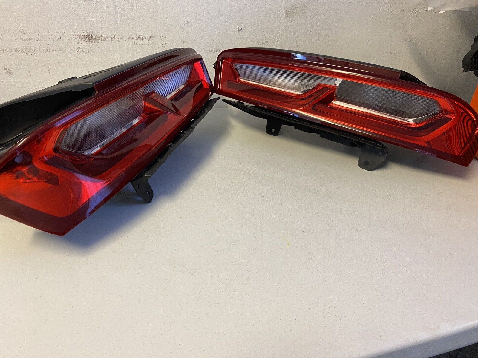 2016- 18 Chevrolet Camaro OEM Led RH/ LH tail light, Pair