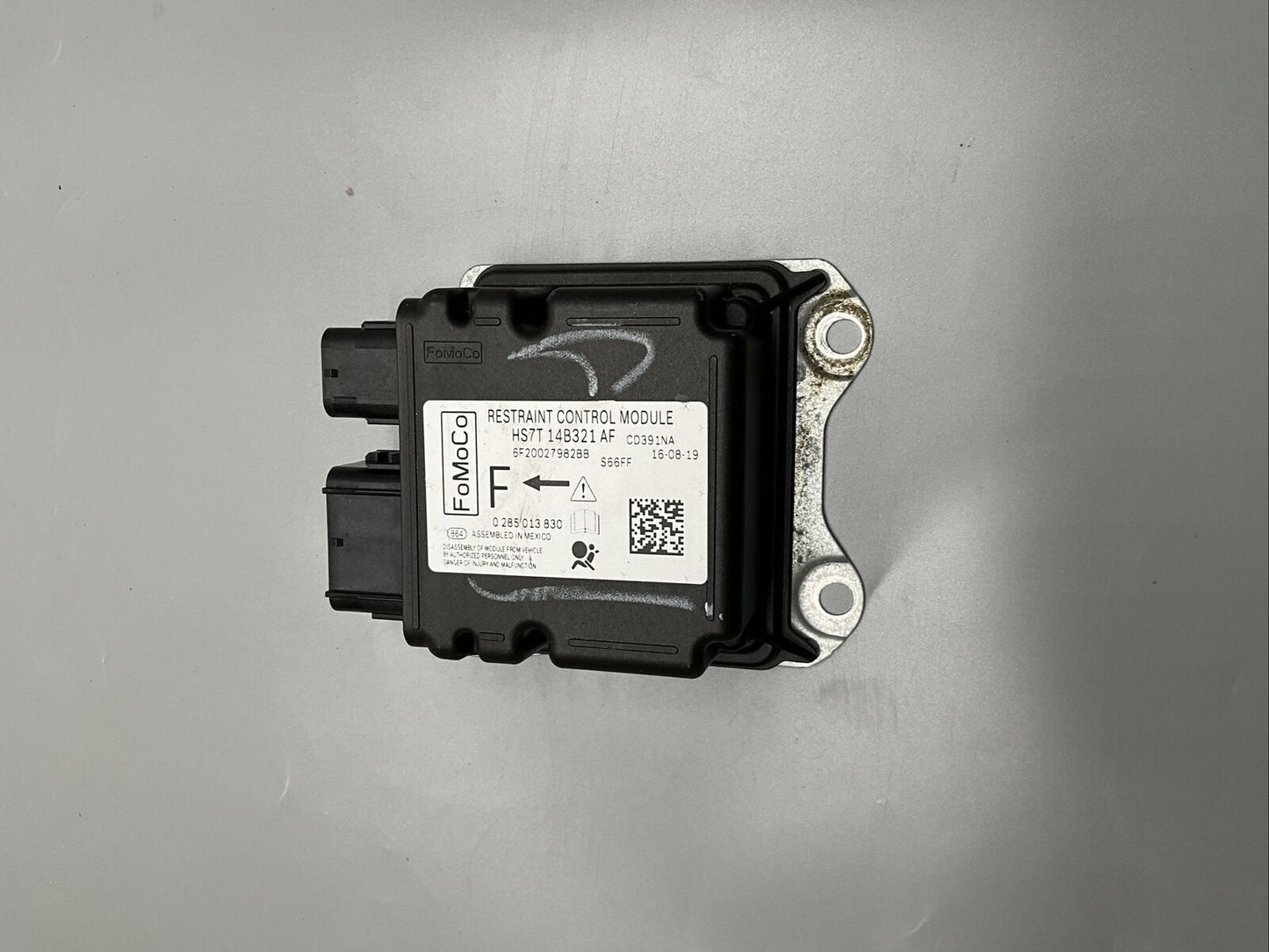 2019 FORD FUSION restraint control module HS7T14B321AH OEM 17 18 19 Deploy