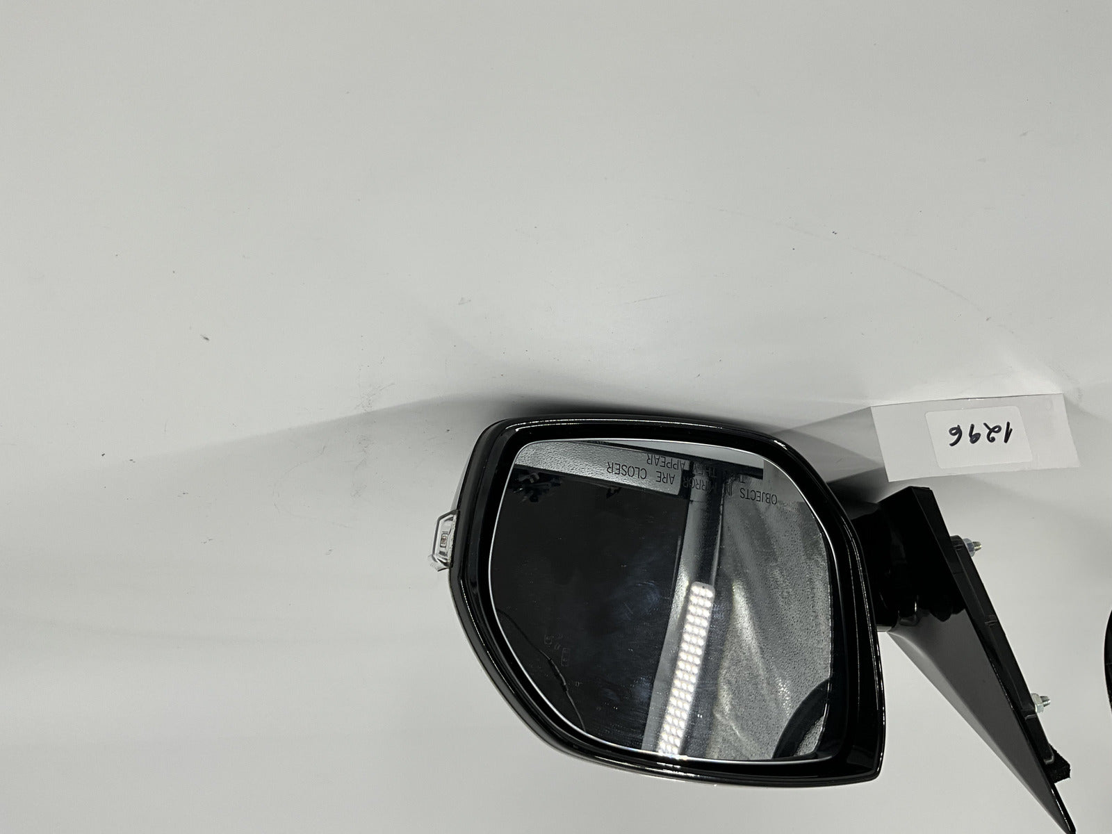 2013-2016 Hyundai Santa Fe Passenger Right Side View Power Door Mirror