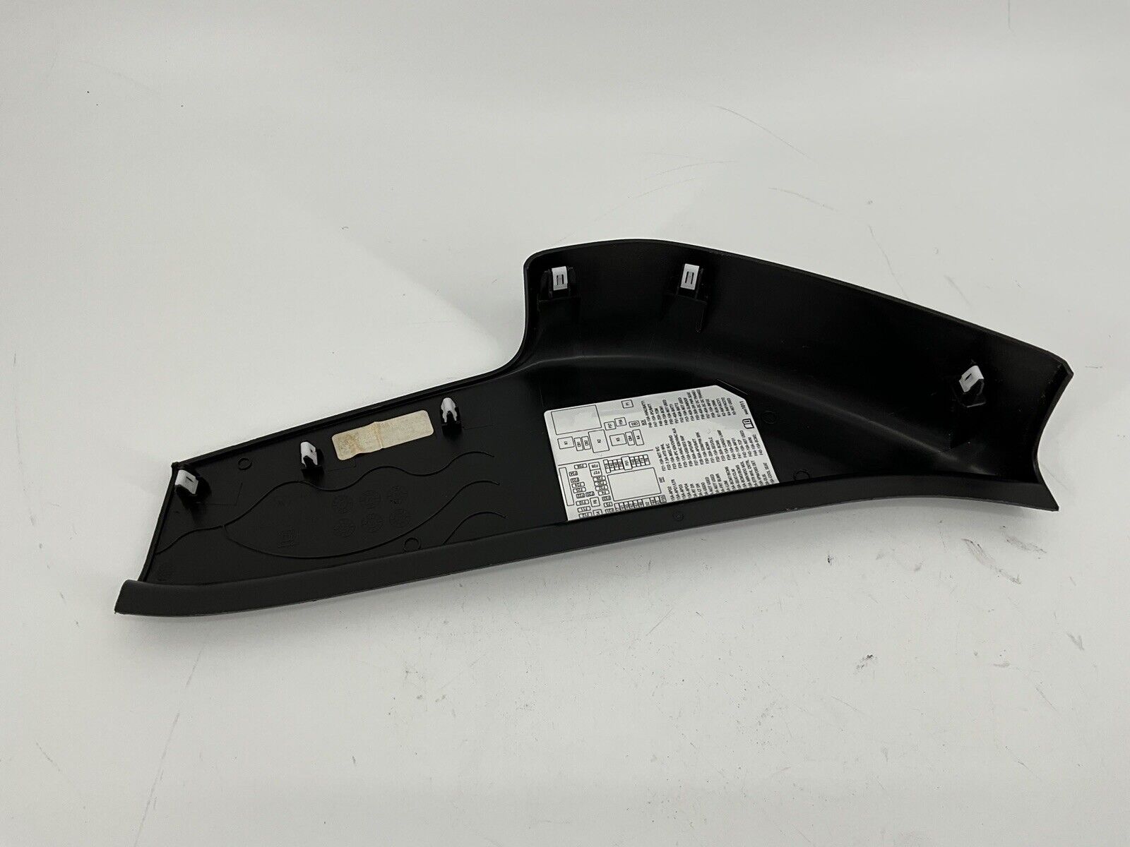 2019-2022 CHEVROLET SILVERADO 1500 RIGHT SIDE DASHBOARD FUSE COVER TRIM OEM