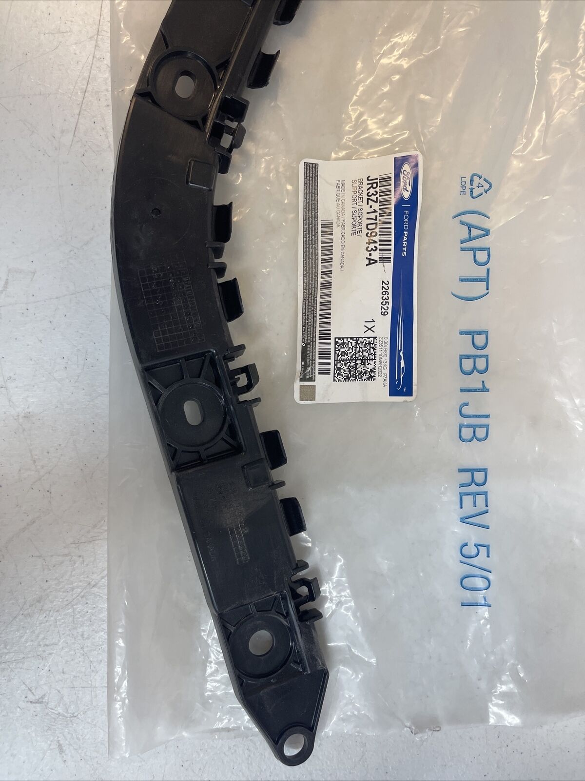 Ford OEM 2018 Mustang Rear Bumper Side Bracket Left JR3Z17D943A NIP