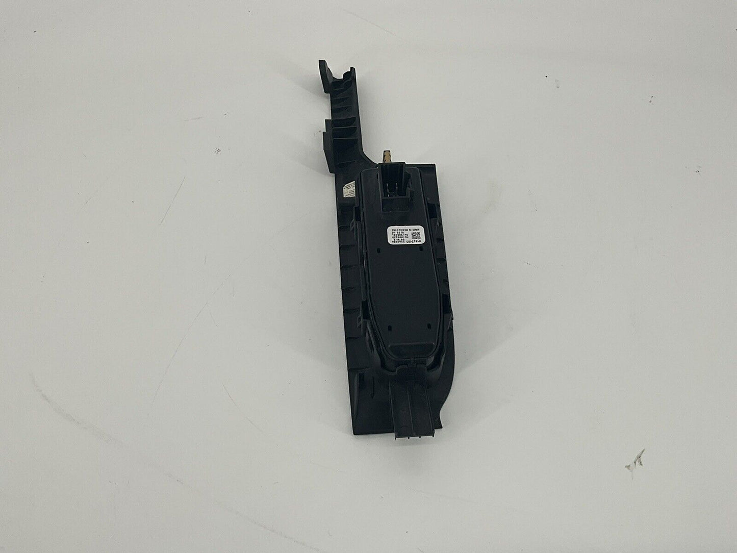 2020 Silverado RIGHT REAR WINDOW SWITCH OEM 84513460