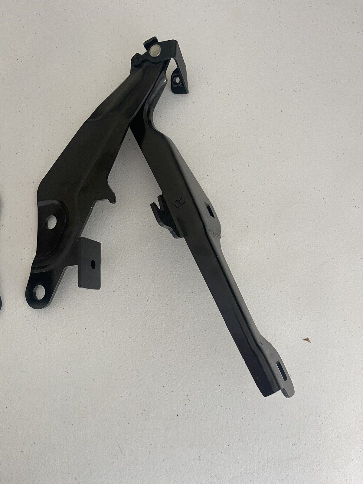 New Hood Hinges Set of 2 Driver & Passenger Side LH RH FO1236167 FO1236166 Pair
